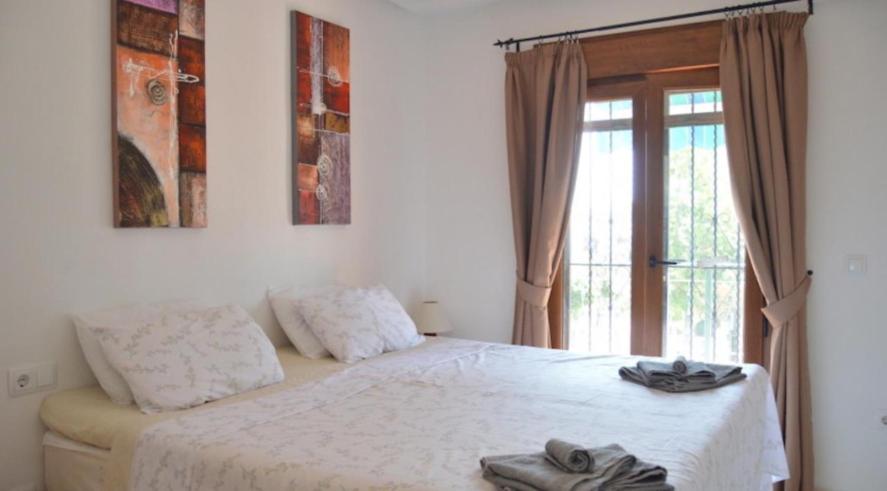 Villamartin, Lovely 2 Bed House, Short Walk To The Plaza. Orihuela Exterior photo